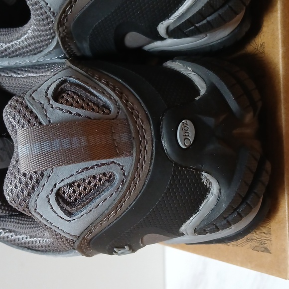 Oboz Women's Sawtooth II Low Hiking Shoe - Picture 8 of 16